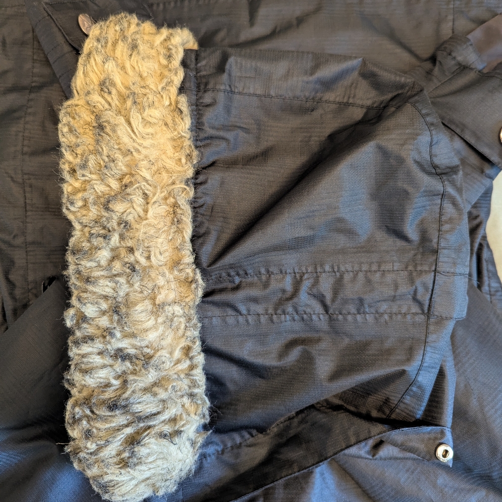 Roxy Black Jacket with Subtle Pattern - Picture 15 of 15